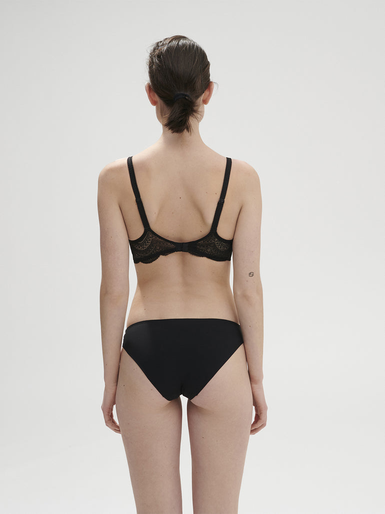 Karma Triangle 3D Demi - Black