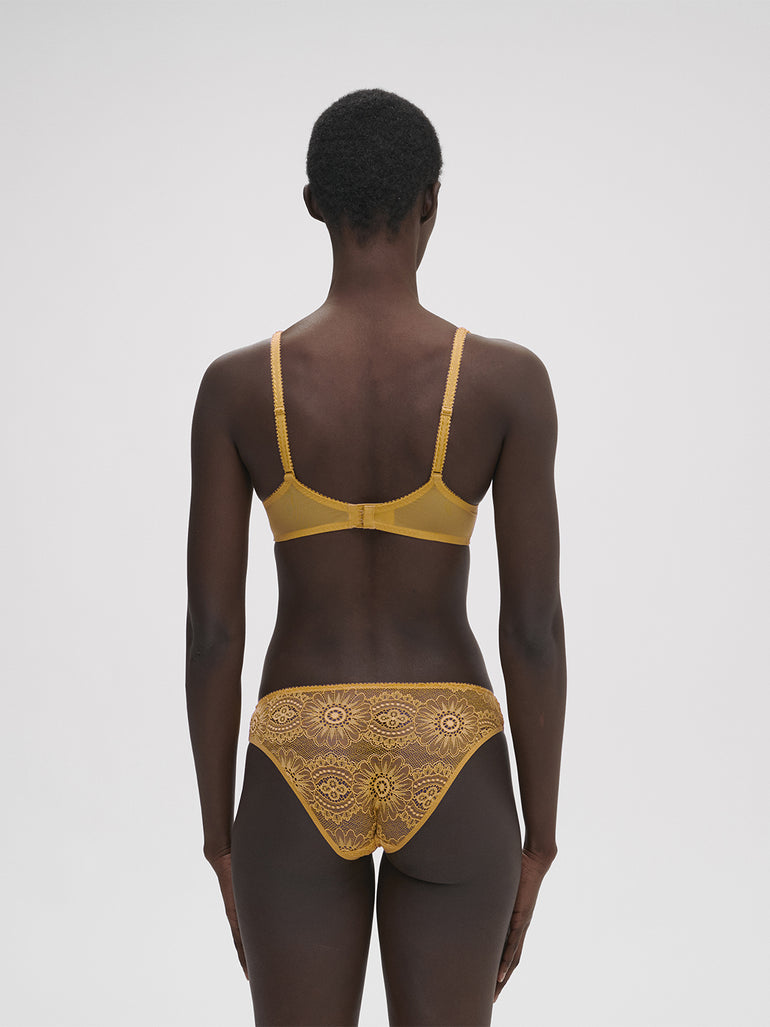 underwired-bra-with-curved-neckline-golden-yellow-embleme-4