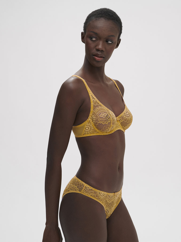 underwired-bra-with-curved-neckline-golden-yellow-embleme-5