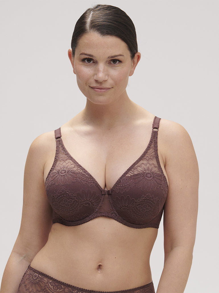 squared-neckline-spacer-bra-byzantine-embleme-11