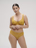 progressive-brief-golden-yellow-embleme-15
