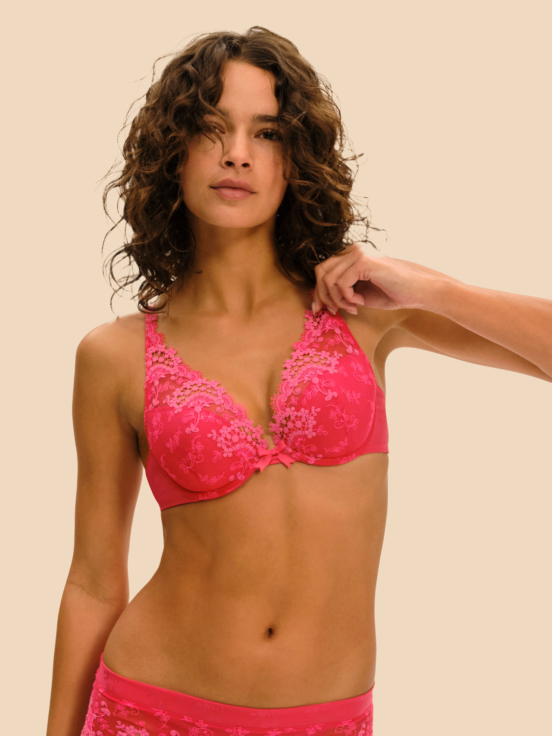 Plunging push-up bra - Fabulous Pink